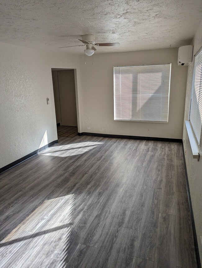 Photo - 615 Division St NW