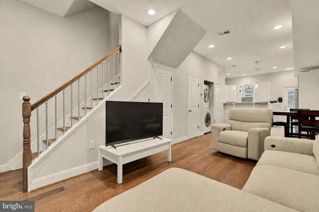 Photo - 1177 3rd St NE