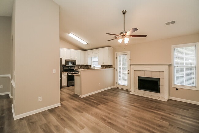 Photo - 1801 Portwest Way