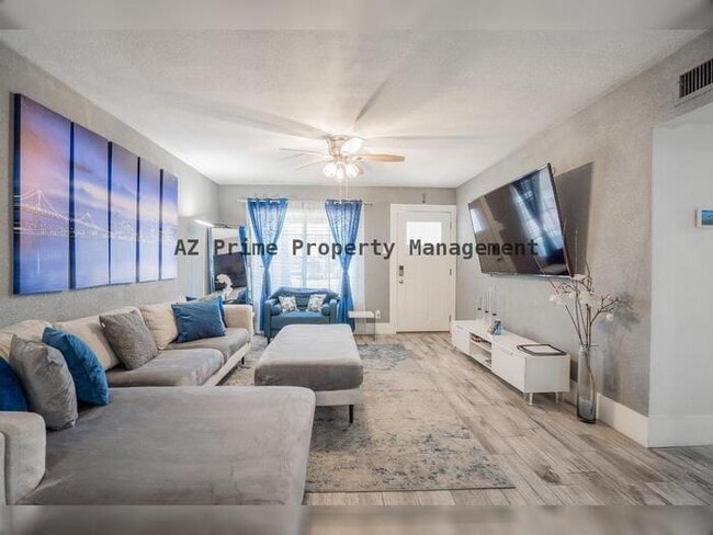 Photo - 1942 W Indianola Ave