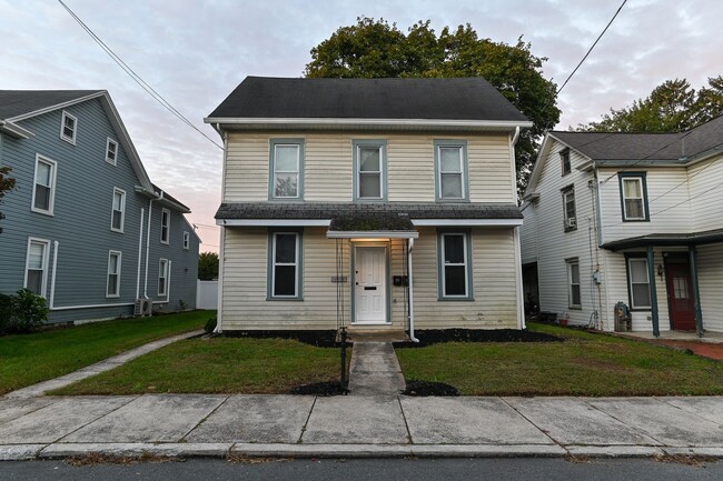 Photo - 118 S Railroad St Unit Apt 1