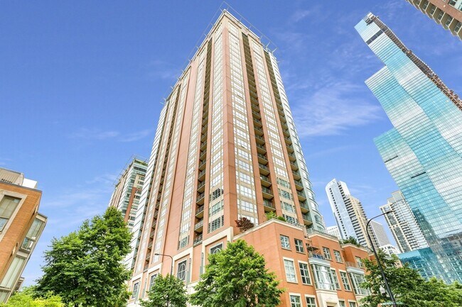 Building Photo - 415 E North Water St Unit 1003