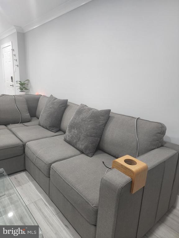 Photo - 255 S Pickett St Unidad 101