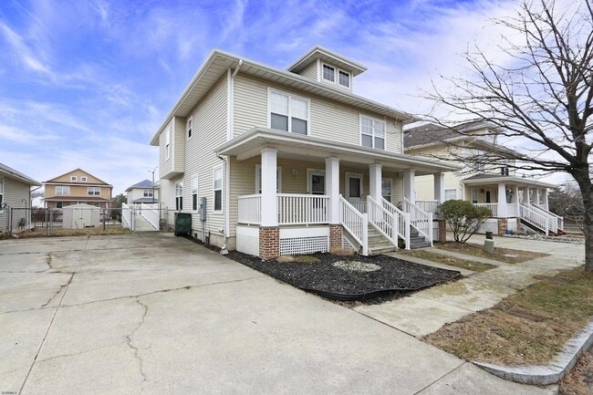 Photo - 107 Chesapeake Bay Ct