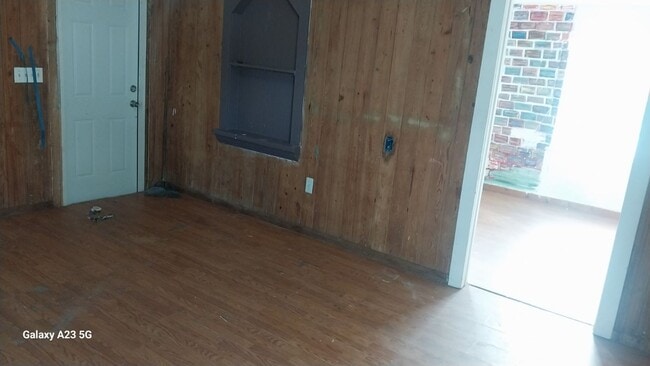 Photo - 2704 Poinsettia Ave