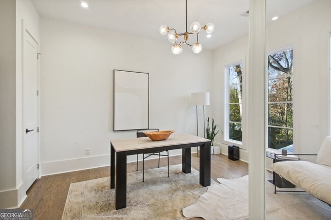 Photo - 3041 Parkridge Dr NE