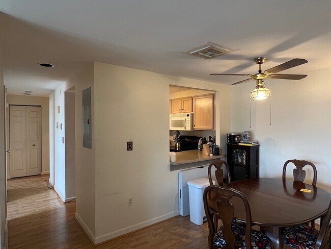 Photo - 170 Gore St Unit 412