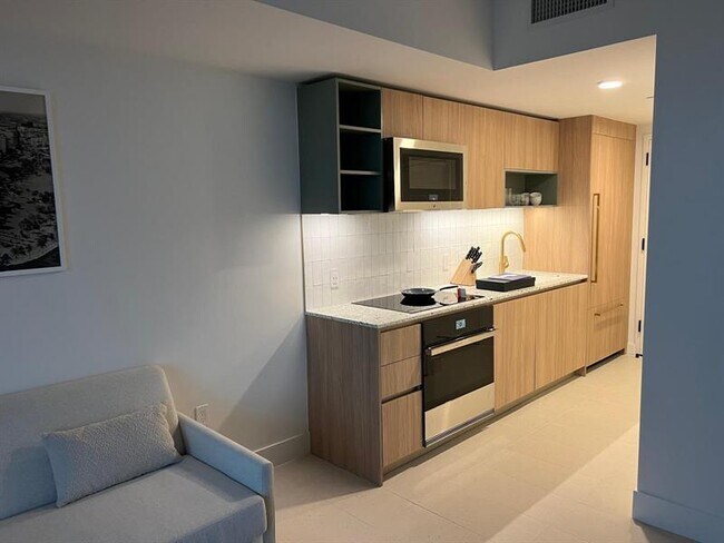Photo - 159 NE 6th St Unidad 4508