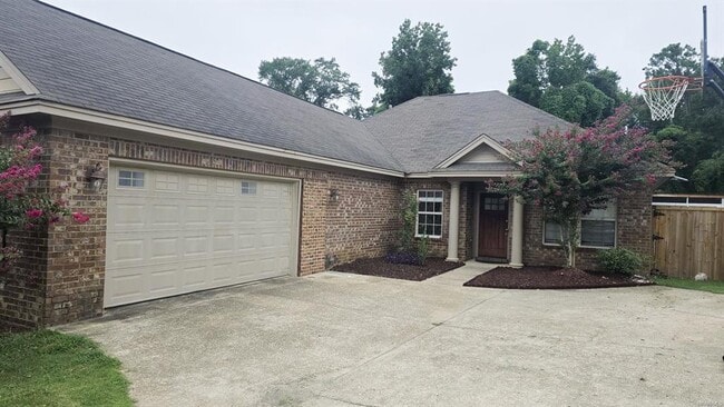 Building Photo - 703 Kingsley Dr Rental