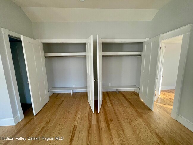 Photo - 536 Columbia St