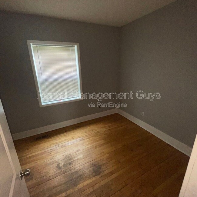 Photo - 2931 N Bryant Ave