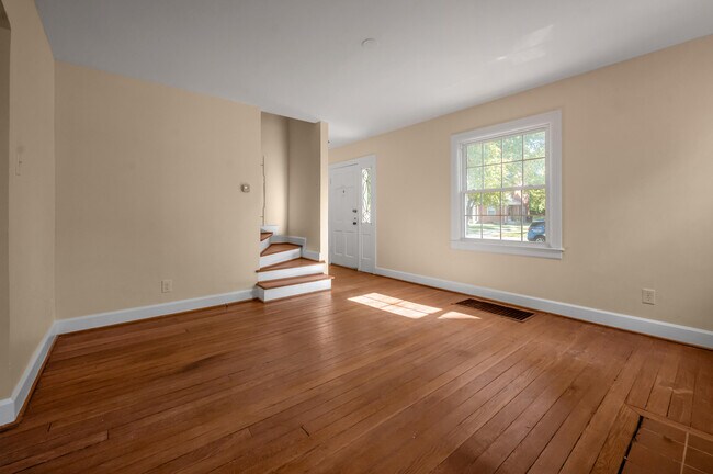 Photo - 494 Bob O Link Dr