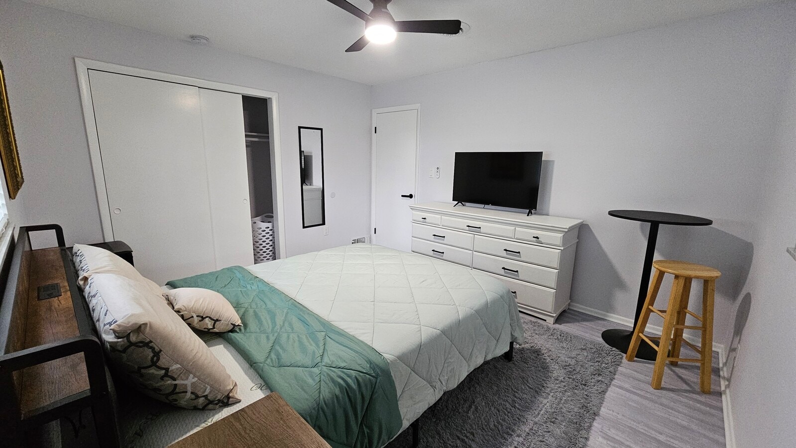 Photo - 10950 Fernando St