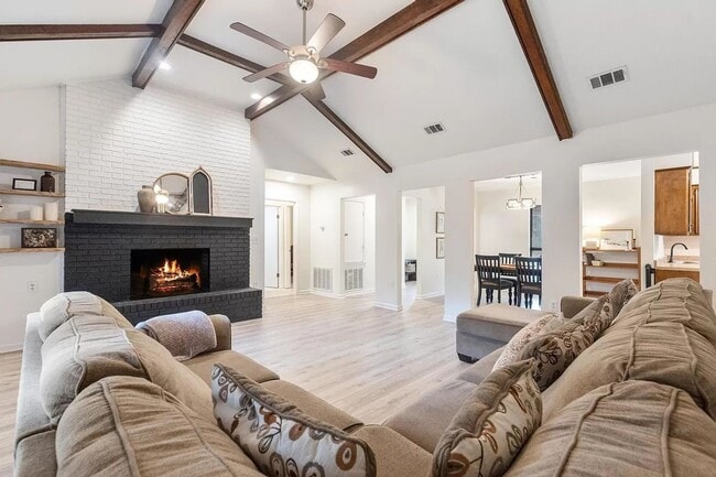 Photo - 62 Sharmont Dr