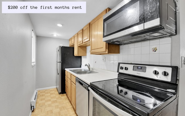 Building Photo - $1,495.00, 1 bed, 1 bath newly renovated b... Unit 3338-B Rental
