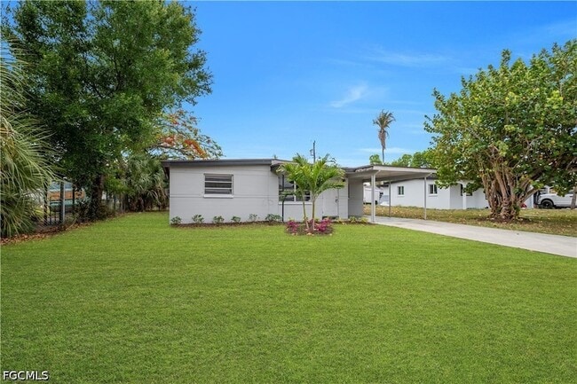 1527 Gardenia Ave