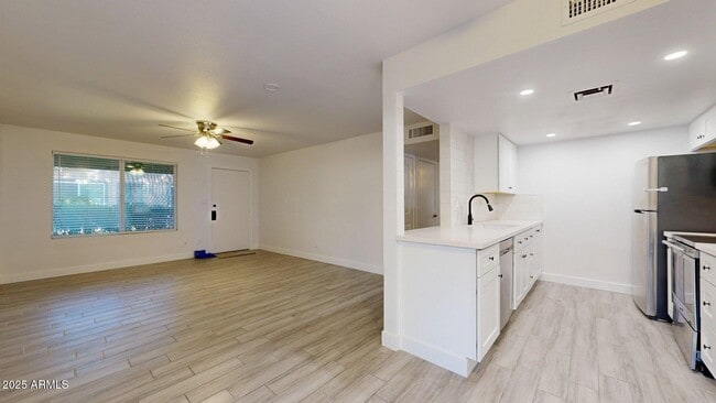 Photo - 1118 N Granite Reef Rd