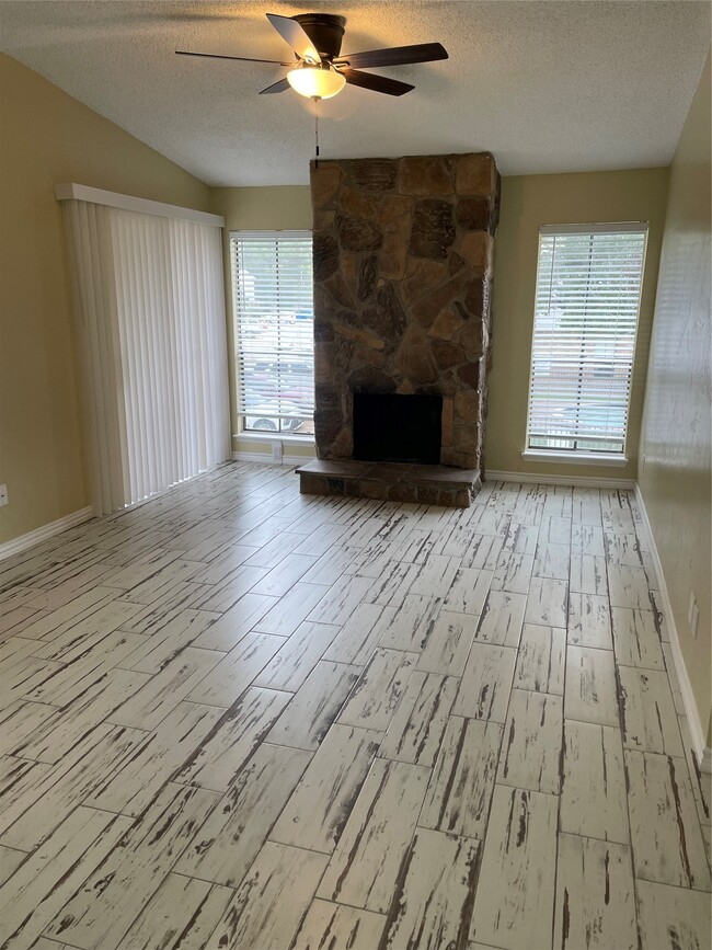 Photo - 17331 Red Oak Dr Unit 34