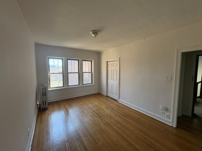 822 S Austin Blvd Unit 2m