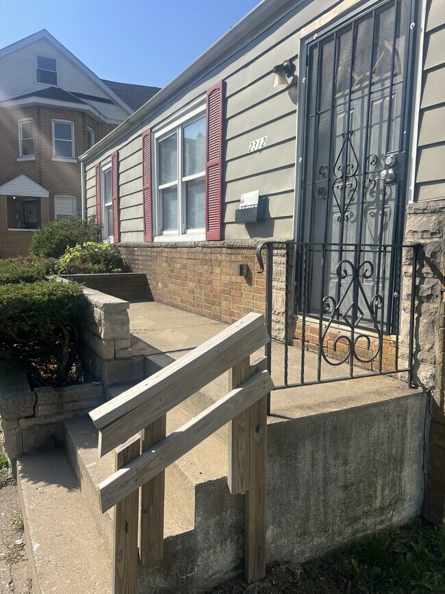 Photo - 2312 Monroe St