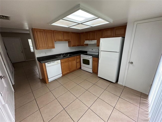 Photo - 3544 Khayyam Ave