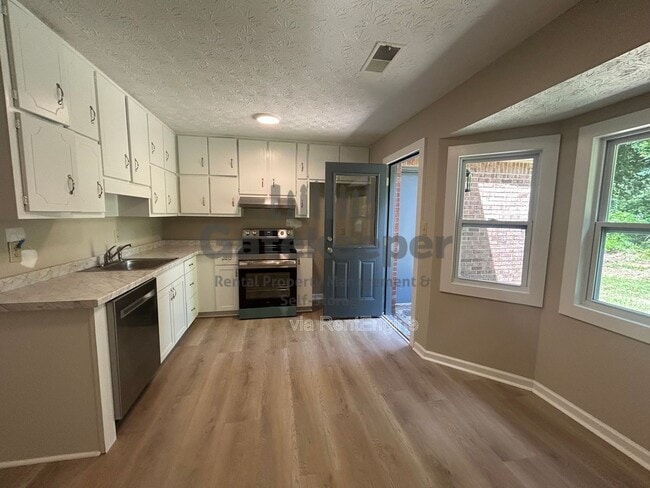 Photo - 115 Meadowbrook Ct