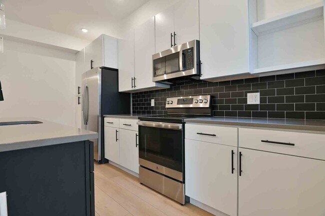 Photo - 2641 4th St NE Unit 2