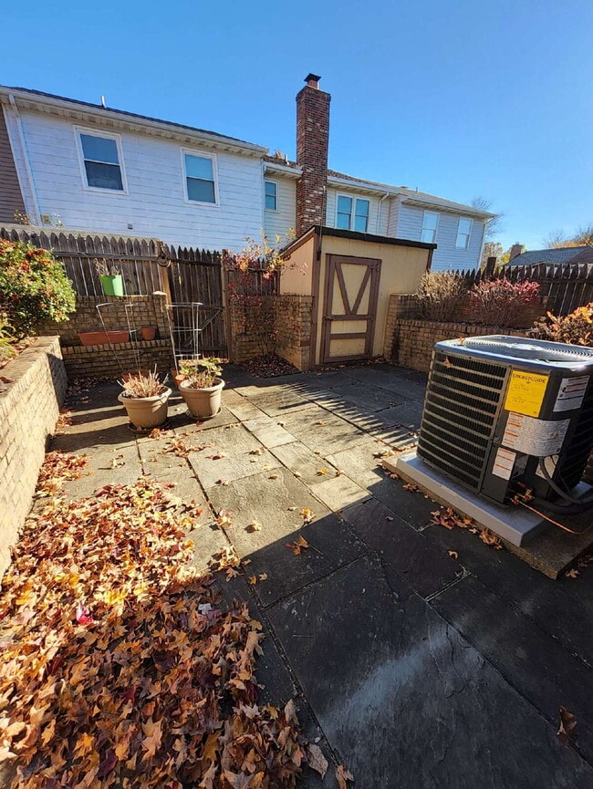 Photo - 406 Denning Ct