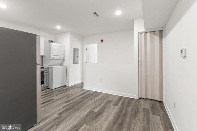 Photo - 2550 Kensington Ave Unit 3
