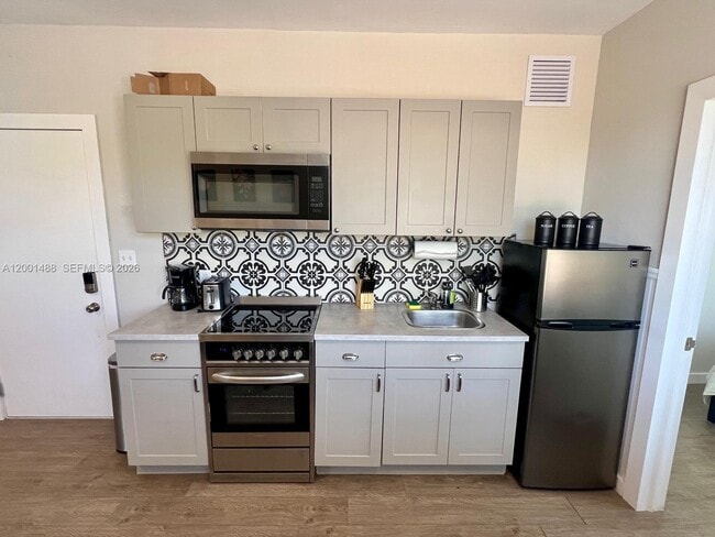 Photo - 2932 NW 16th Ave Unit 3