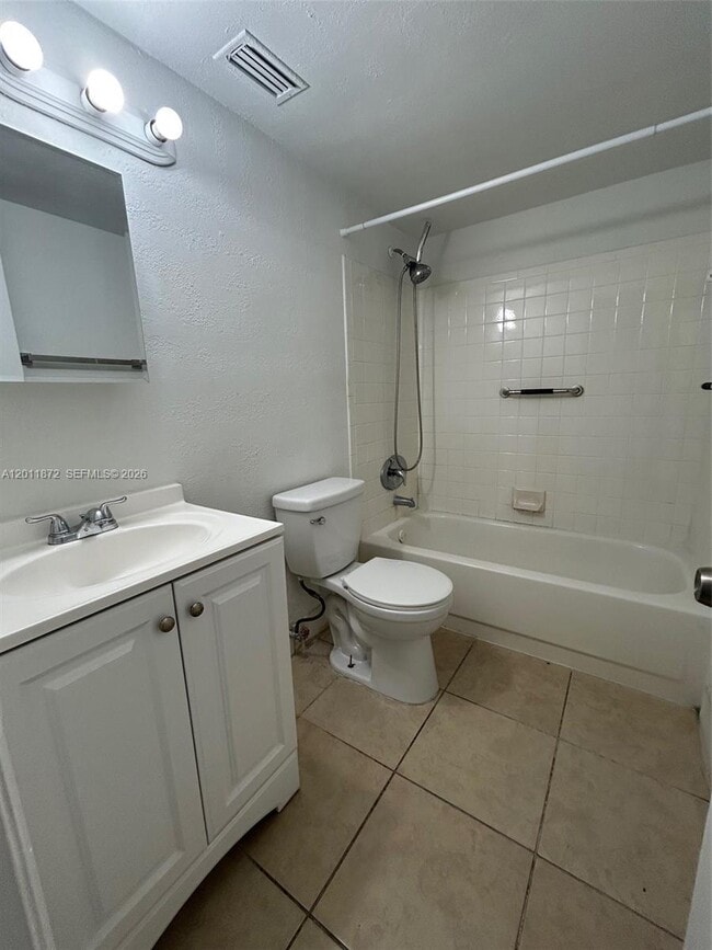 Photo - 19825 SW 114th Ave Unidad 124-5