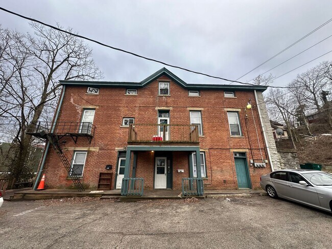 Building Photo - 3424 Ruther Ave Unit 3420 Ruther 5