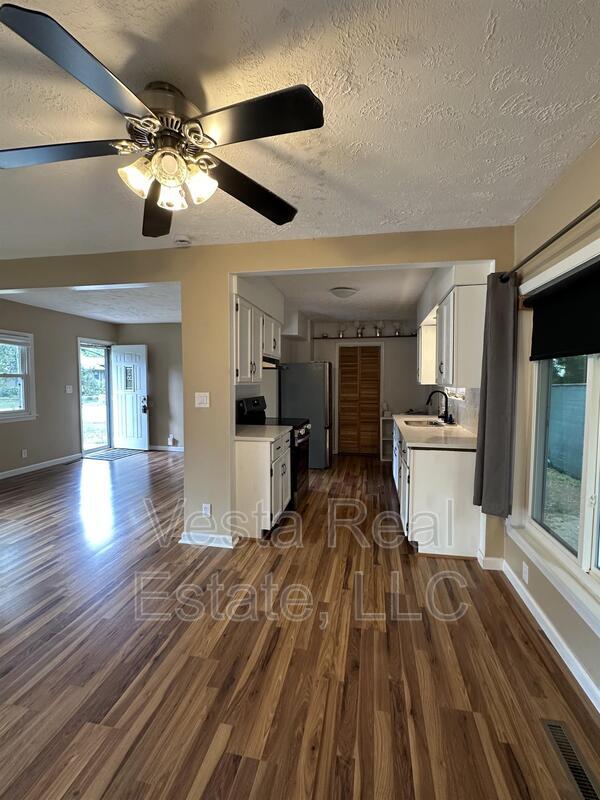 Building Photo - 606 Cullom St Rental