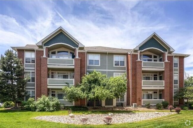 Building Photo - Commuter’s Dream! Spacious 3BD/2BA Cherry ... Unit 205 Rental
