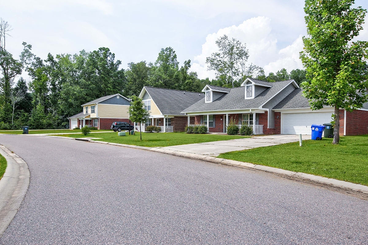 Oak Hollow - Oak Hollow Apartments