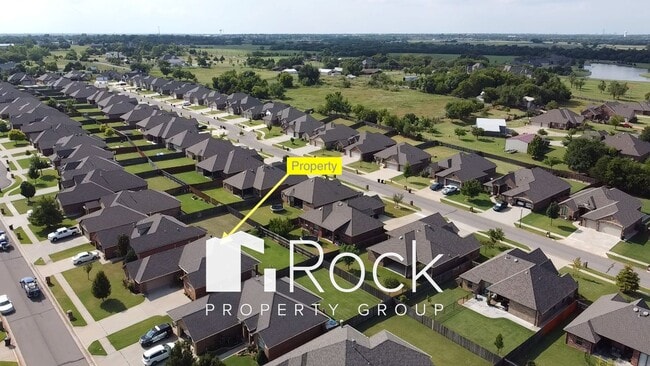 Photo - 3 Bedroom, 2 Bath, 2 Car Garage - SELF TOURS AVAILABLE SOON!