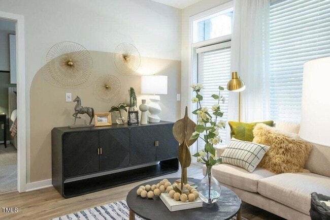 Photo - 2000 Olivewood St Unit B1