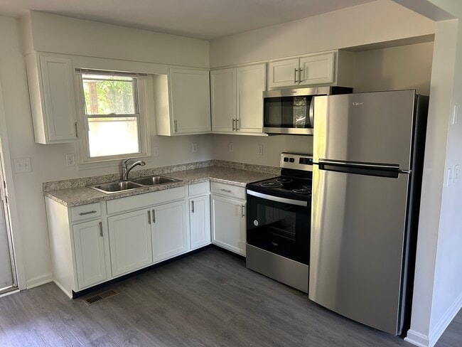 Photo - 6440 Highway 135 NE Unidad Duplex A