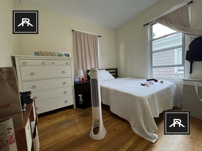 Photo - 4 bedroom in Brookline MA 02446 Unidad 2