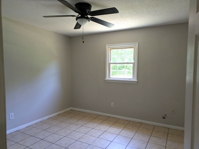 Photo - 211 8th Ave Dr SE Unit Apt 3