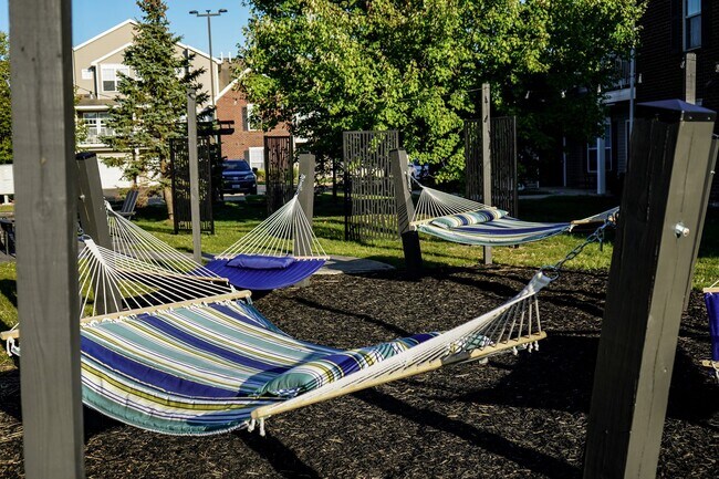Hunters Ridge Apartments & Townhomes