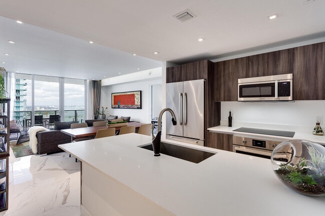 Photo - 488 NE 18th St Unidad 4711