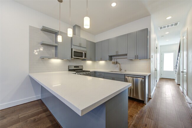 Photo - 8964 Zurcher Ln