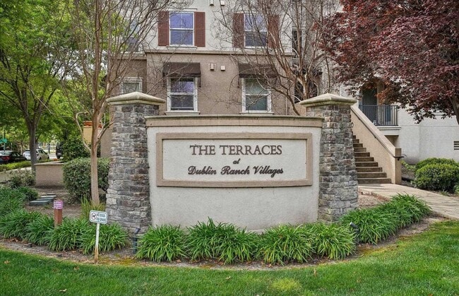 Building Photo - Easy Living in Dublin - Single Level 2/2 C... Unit 107 Rental