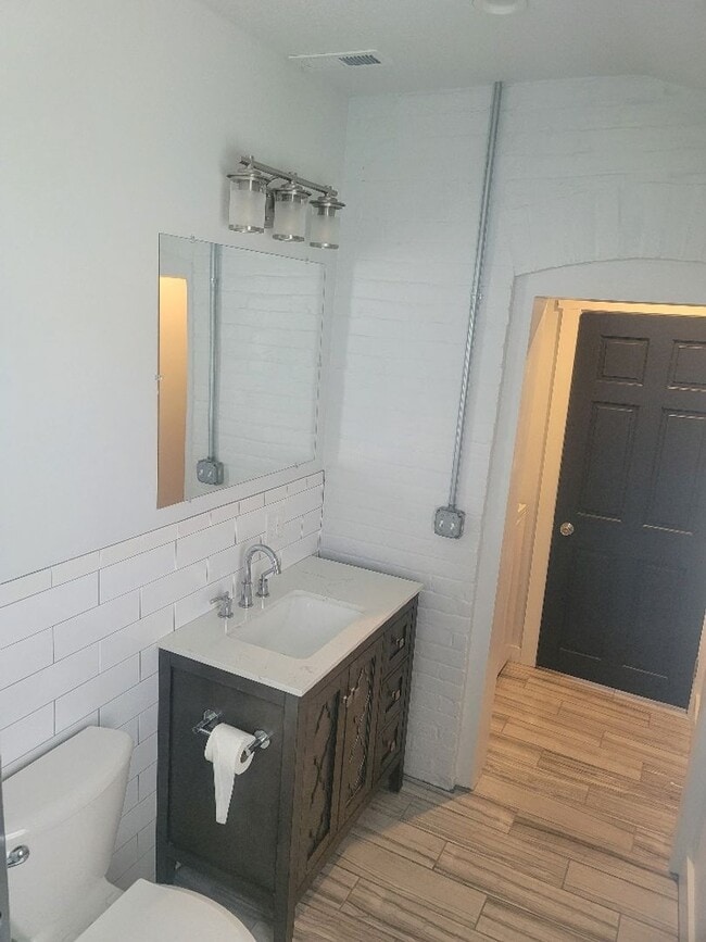 Photo - Hickory Duplex Unit 821 Hickory St