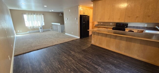 Photo - 2 Bedroom, 1.5 Bathroom, 1 Car Garage For Rent In The 4-J Subdivision