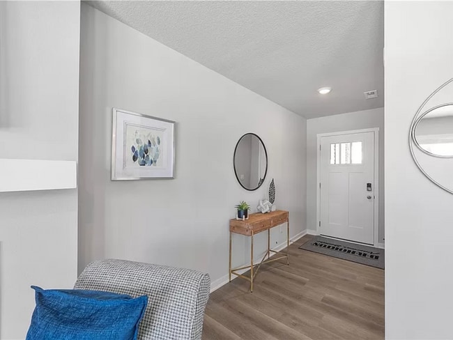 Photo - 345 Juniper Dr Townhome