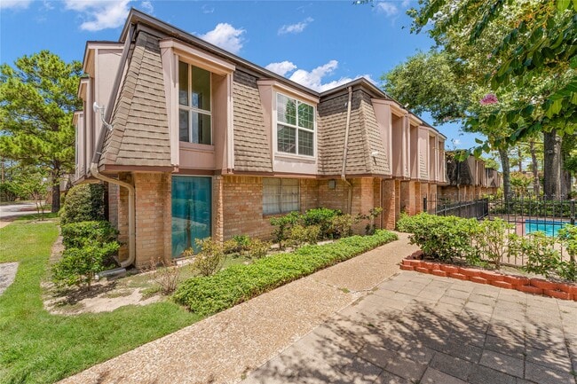 Building Photo - 12633 Memorial Dr Unit 50