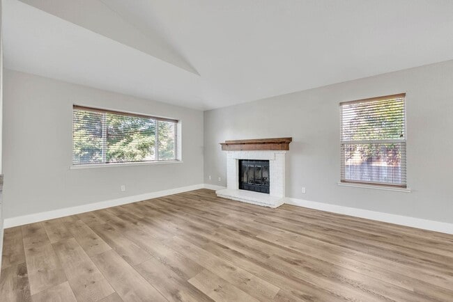 Photo - 827 Stetson Way