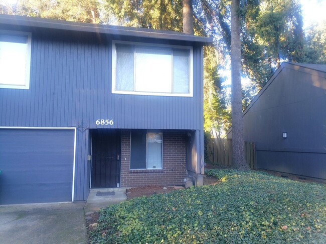 Building Photo - Alberta Arts Condo! Water/Sewer/Garbage I...